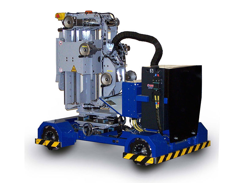 mit omnidirektionalem Antrieb (Mecanum). Fahrwerkswechselwagen, SmartCar, Docktransporter, Triebwerkstransport <a href='pg7_gse-fernsteuerbare-transportfahrzeuge.html'>...direkt zur Produktseite</a>